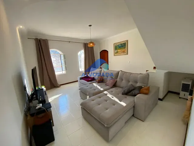 Sobrado com 225m² 3 quartos e 2 banheiros, à venda, no bairro Monte Castelo em São José dos Campos