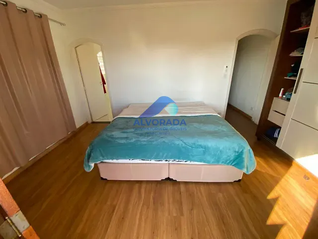 Sobrado com 225m² 3 quartos e 2 banheiros, à venda, no bairro Monte Castelo em São José dos Campos
