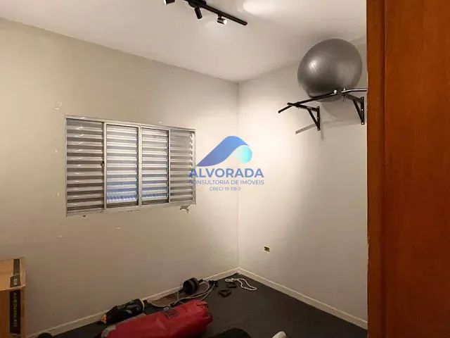 Sobrado com 300m² 5 quartos e 3 banheiros, à venda, no bairro Jardim Alvorada em São José dos Campos
