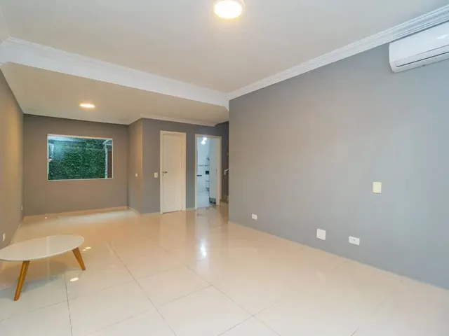 Sobrado 3 quartos e 1 banheiro, para alugar, no bairro Mossunguê em Curitiba