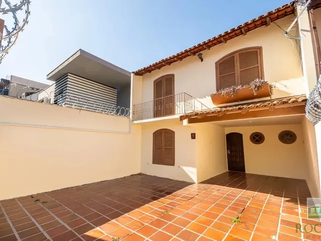 Sobrado 3 quartos e 2 banheiros, à venda, no bairro Bacacheri em Curitiba