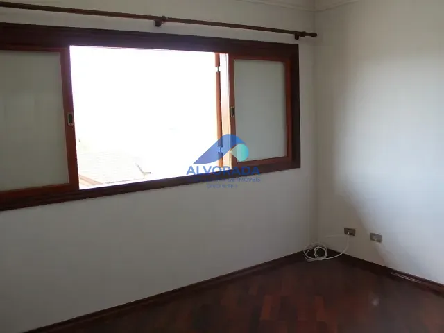 Sobrado com 630m² 4 quartos e 3 banheiros, à venda ou para alugar, no bairro Jardim Aquarius em São José dos Campos