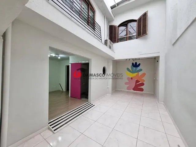 Sobrado com 209m² 4 quartos e 2 banheiros, para alugar, no bairro Santa Paula em São Caetano do Sul