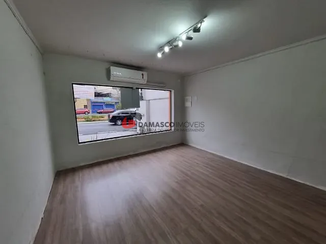 Sobrado com 209m² 4 quartos e 2 banheiros, para alugar, no bairro Santa Paula em São Caetano do Sul