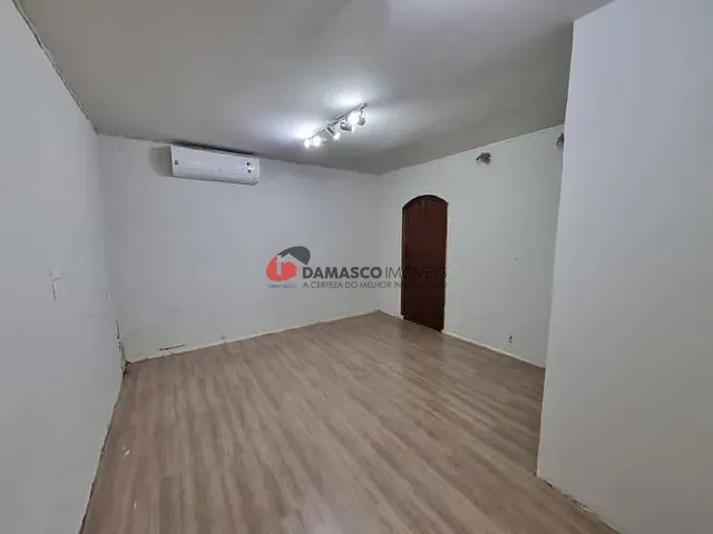 Sobrado com 209m² 4 quartos e 2 banheiros, para alugar, no bairro Santa Paula em São Caetano do Sul