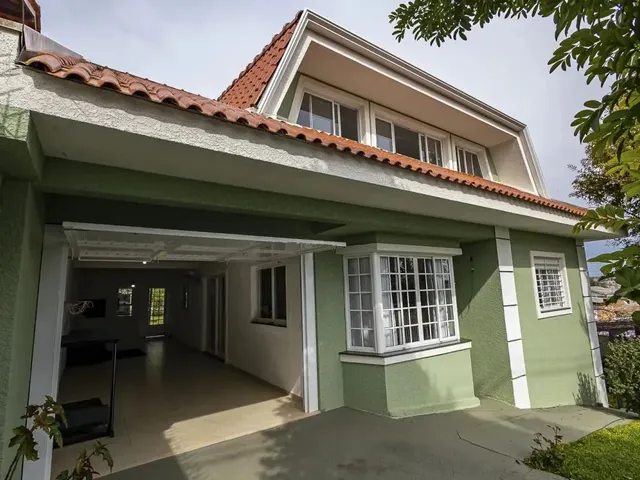 Sobrado com 524m² 3 quartos e 1 banheiro, à venda, no bairro Augusta em Curitiba