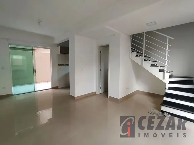Sobrado com 67m² 3 quartos e 1 banheiro, para alugar, no bairro Bairro Alto em Curitiba