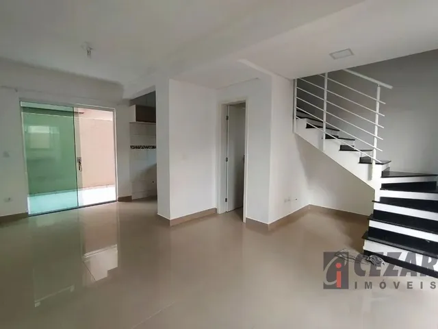 Sobrado com 67m² 3 quartos e 1 banheiro, para alugar, no bairro Bairro Alto em Curitiba