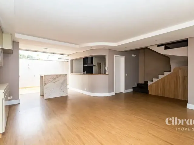 Sobrado 3 quartos e 4 banheiros, para alugar, no bairro Vista Alegre em Curitiba