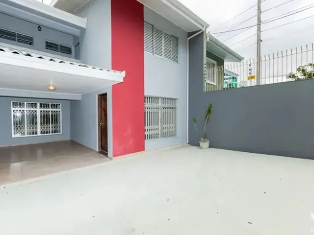 Sobrado com 161m² 3 quartos e 4 banheiros, à venda, no bairro Mercês em Curitiba