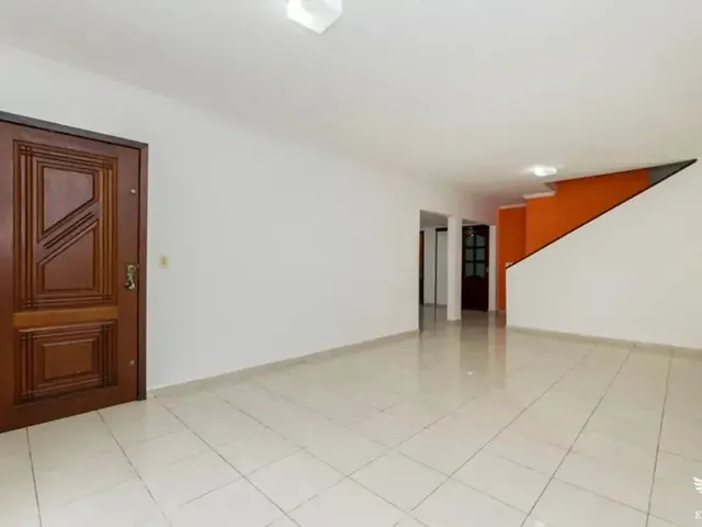 Sobrado com 161m² 3 quartos e 4 banheiros, à venda, no bairro Mercês em Curitiba