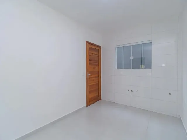 Sobrado 2 quartos e 1 banheiro, para alugar, no bairro Cidade Industrial em Curitiba