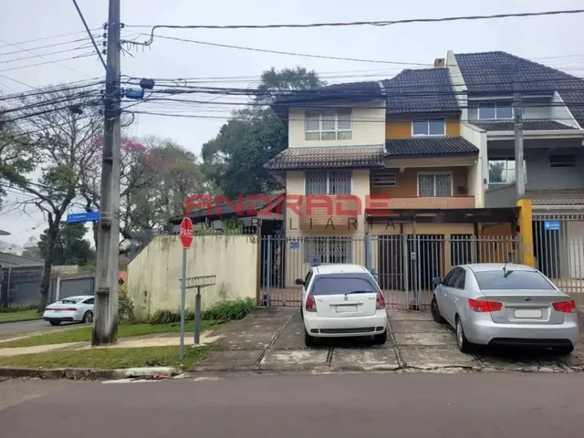 Sobrado 3 quartos e 2 banheiros, à venda, no bairro São Francisco em Curitiba