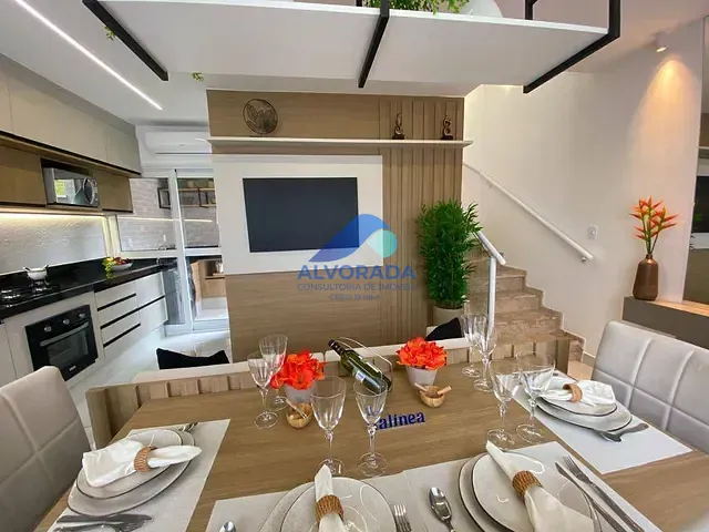 Sobrado com 100m² 2 quartos e 1 banheiro, à venda, no bairro Eugênio de Mello em São José dos Campos
