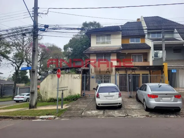Sobrado 3 quartos e 2 banheiros, para alugar, no bairro São Francisco em Curitiba