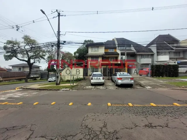 Sobrado 3 quartos e 2 banheiros, para alugar, no bairro São Francisco em Curitiba