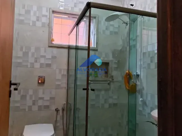 Sobrado com 250m² 5 quartos e 2 banheiros, à venda, no bairro Loteamento Villa Branca em Jacareí