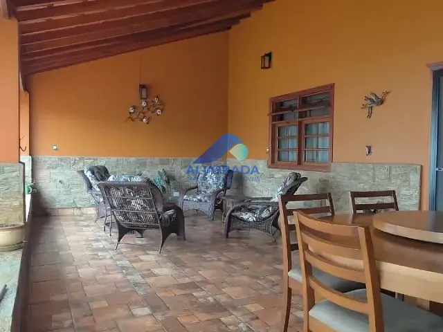 Sobrado com 250m² 5 quartos e 2 banheiros, à venda, no bairro Loteamento Villa Branca em Jacareí