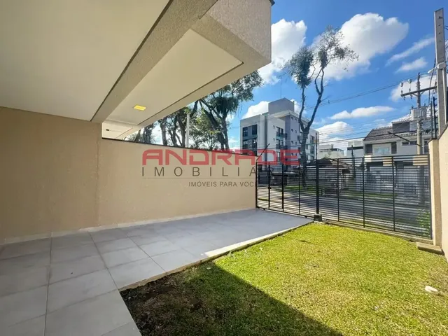 Sobrado 3 quartos e 4 banheiros, para alugar, no bairro Água Verde em Curitiba