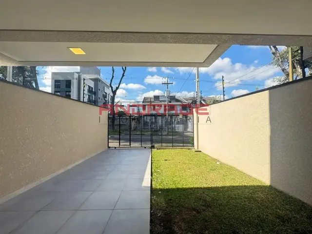 Sobrado 3 quartos e 4 banheiros, para alugar, no bairro Água Verde em Curitiba