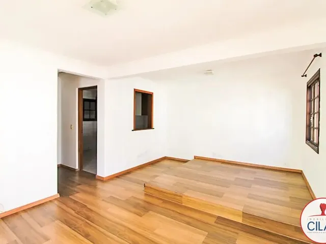 Sobrado 3 quartos e 1 banheiro, para alugar, no bairro Barreirinha em Curitiba