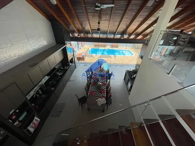 Sobrado com 360m² 4 quartos e 5 banheiros, à venda, no bairro Pontal de Santa Marina em Caraguatatuba