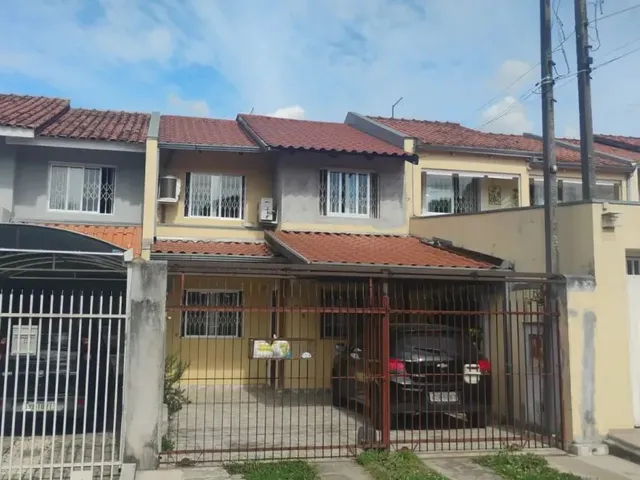 Sobrado 3 quartos e 2 banheiros, à venda, no bairro Boqueirão em Curitiba