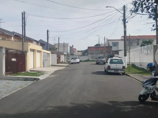 Sobrado 3 quartos e 2 banheiros, à venda, no bairro Boqueirão em Curitiba
