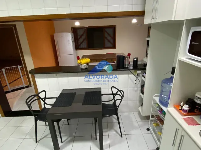 Sobrado com 425m² 3 quartos e 4 banheiros, à venda, no bairro Jardim Alvorada em São José dos Campos