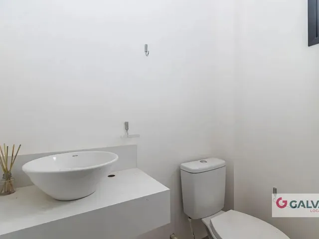 Sobrado 3 quartos e 1 banheiro, para alugar, no bairro Boqueirão em Curitiba