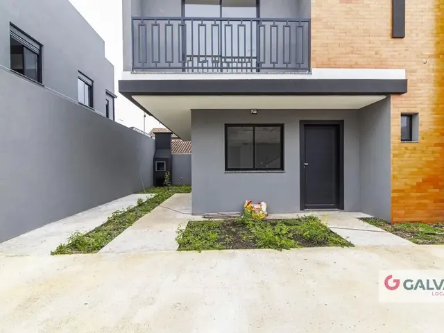 Sobrado 3 quartos e 1 banheiro, para alugar, no bairro Boqueirão em Curitiba