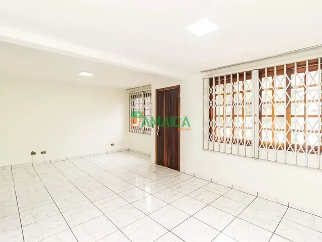 Sobrado 3 quartos e 2 banheiros, para alugar, no bairro Jardim das Américas em Curitiba
