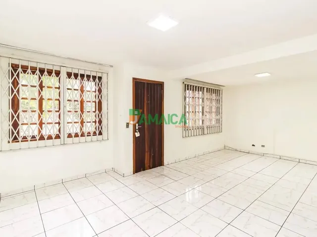 Sobrado 3 quartos e 2 banheiros, para alugar, no bairro Jardim das Américas em Curitiba