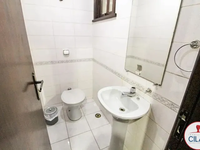 Sobrado 3 quartos e 1 banheiro, para alugar, no bairro Guabirotuba em Curitiba
