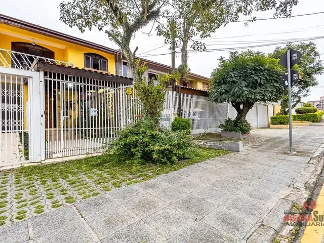 Sobrado 3 quartos e 1 banheiro, à venda, no bairro Capão Raso em Curitiba