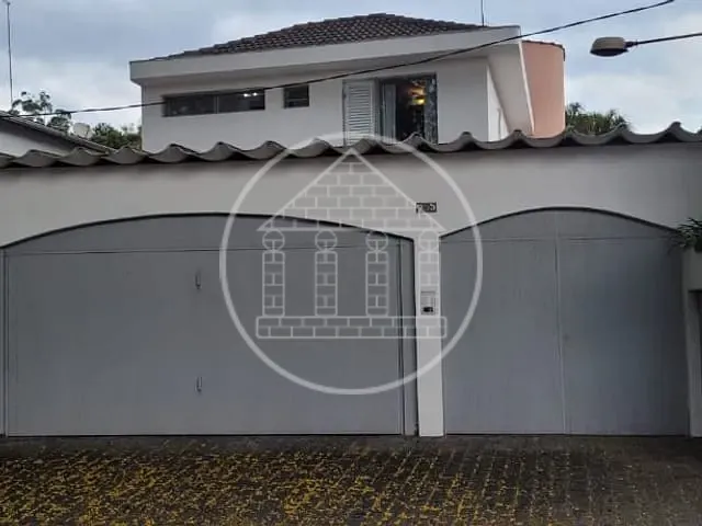 Sobrado com 400m² 4 quartos e 4 banheiros, à venda, no bairro Parque do Castelo em São Paulo