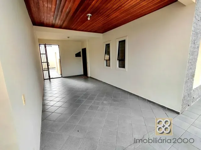 Sobrado 3 quartos e 1 banheiro, para alugar, no bairro Cajuru em Curitiba