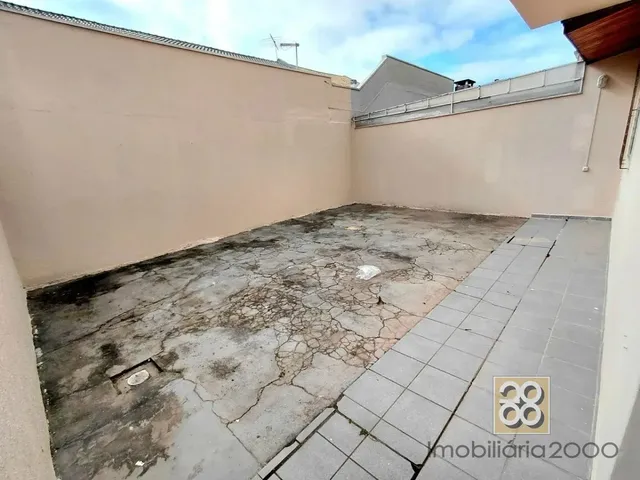 Sobrado 3 quartos e 1 banheiro, para alugar, no bairro Cajuru em Curitiba