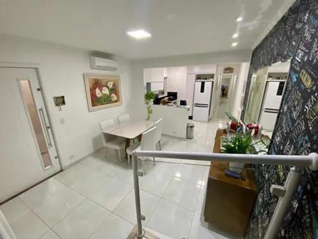 Sobrado com 263m² 4 quartos e 2 banheiros, à venda, no bairro Vila Santa Rosa em Jandira