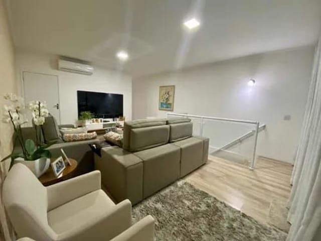 Sobrado com 263m² 4 quartos e 2 banheiros, à venda, no bairro Vila Santa Rosa em Jandira