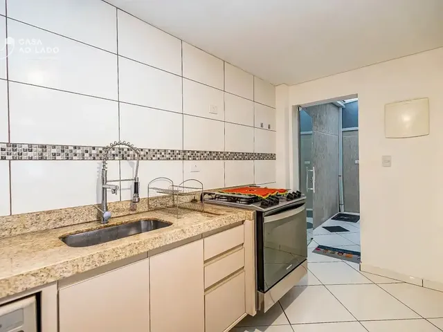 Sobrado 3 quartos e 3 banheiros, à venda, no bairro Guaíra em Curitiba