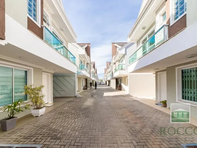 Sobrado 3 quartos e 1 banheiro, à venda, no bairro Xaxim em Curitiba