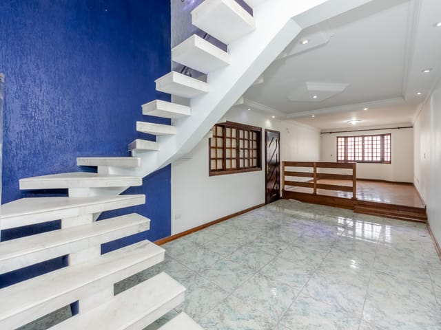 Sobrado com 180m² 3 quartos e 5 banheiros, à venda, no bairro Parque São Domingos em São Paulo