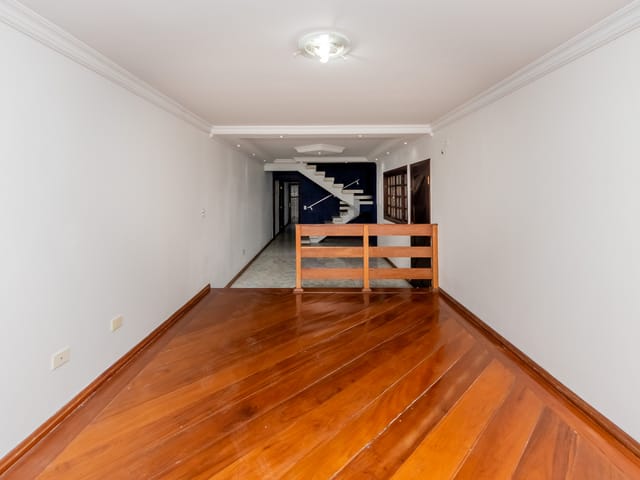 Sobrado com 180m² 3 quartos e 5 banheiros, à venda, no bairro Parque São Domingos em São Paulo