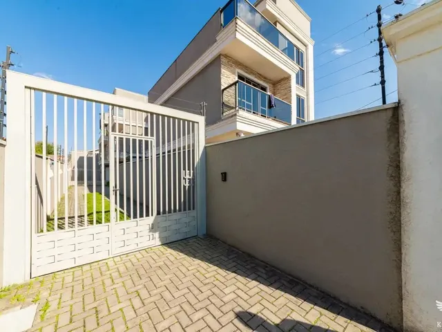 Sobrado 3 quartos e 3 banheiros, à venda, no bairro Uberaba em Curitiba