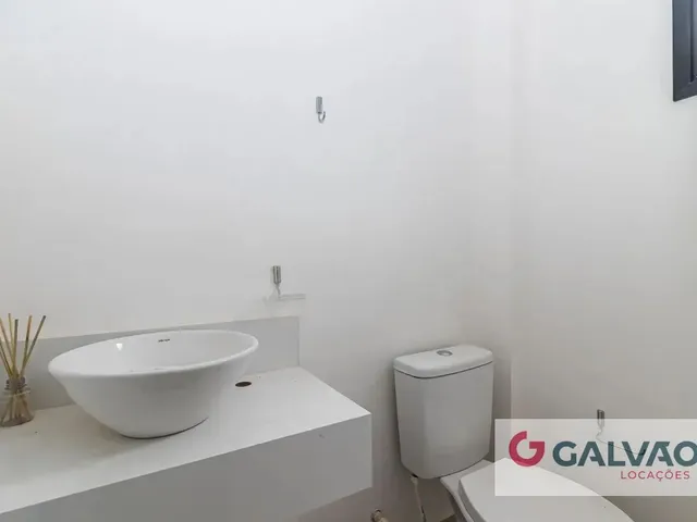 Sobrado 3 quartos e 1 banheiro, para alugar, no bairro Boqueirão em Curitiba