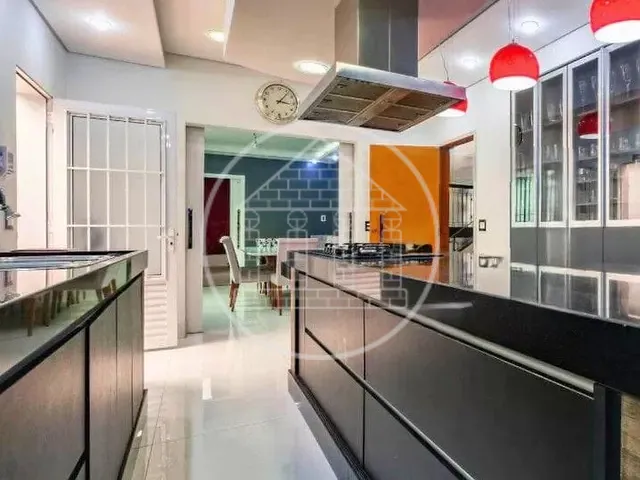 Sobrado com 415m² 4 quartos e 5 banheiros, à venda, no bairro Vila Madalena em São Paulo