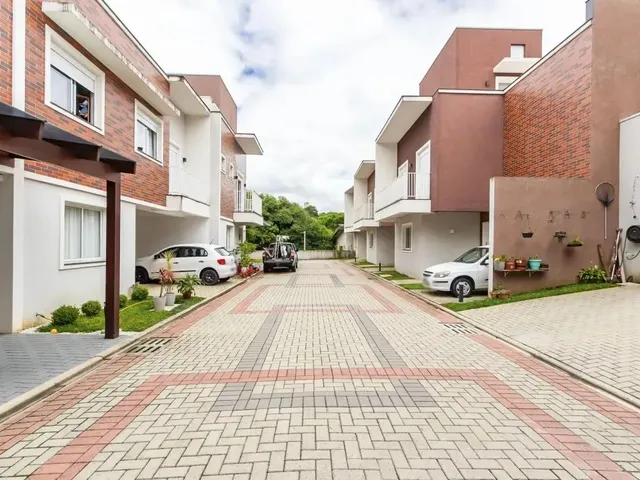 Sobrado 3 quartos e 1 banheiro, à venda, no bairro Campo Comprido em Curitiba
