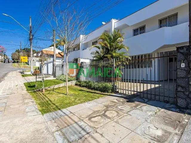 Sobrado 3 quartos e 2 banheiros, para alugar, no bairro AHU em Curitiba