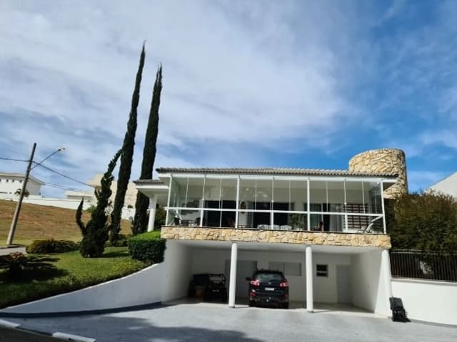 Sobrado com 780m² 5 quartos e 7 banheiros, à venda, no bairro Parque Nova Jandira em Jandira